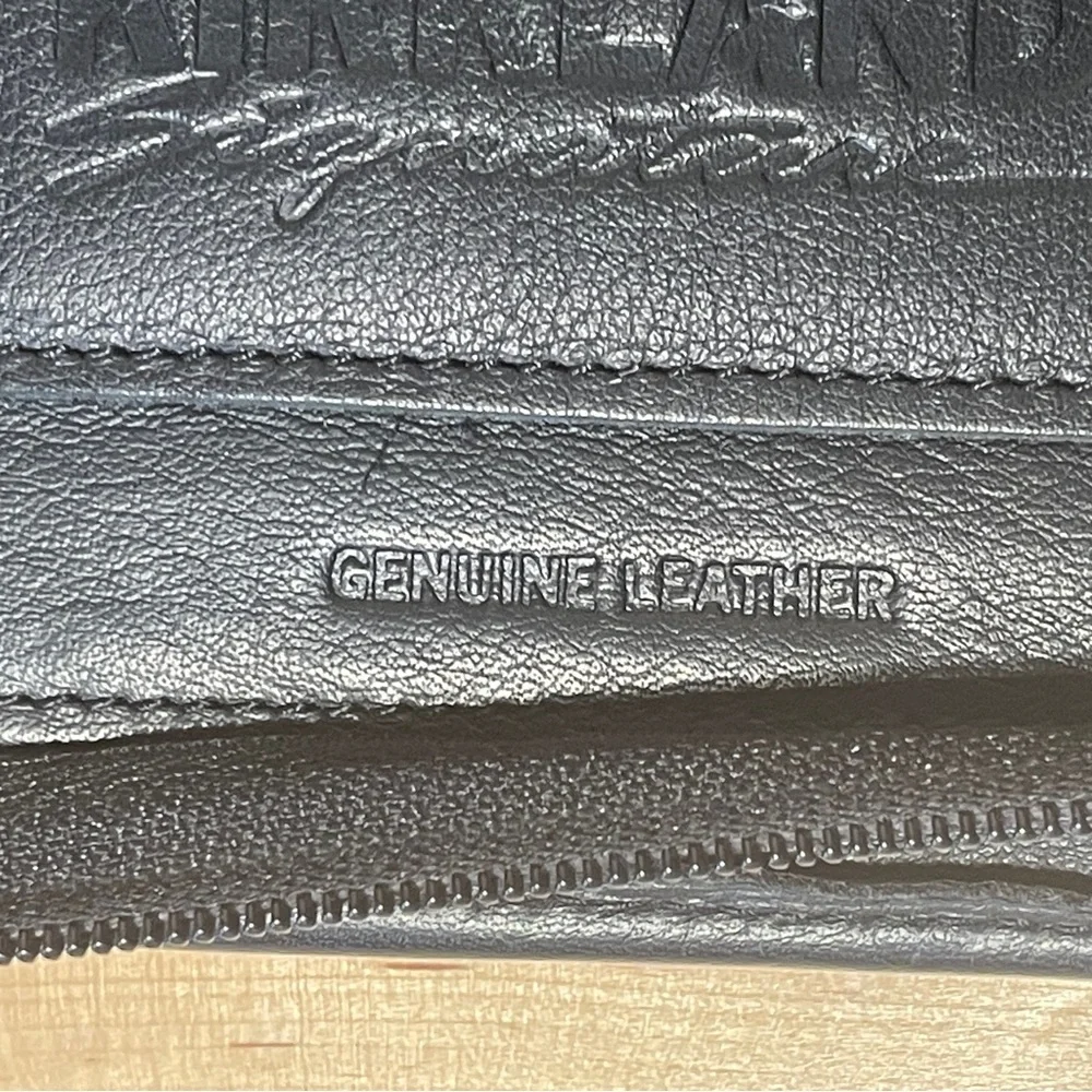 Kirkland Signature Genuine Leather Zipper Closure Binder